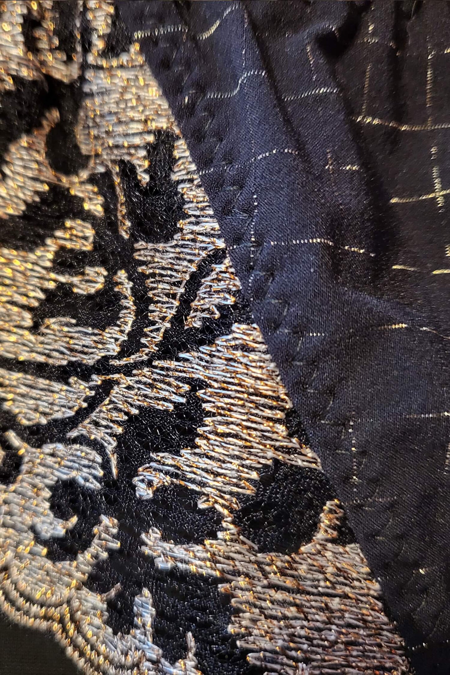 Slip Angelina in Schwarz/Gold für Hygienebewusste