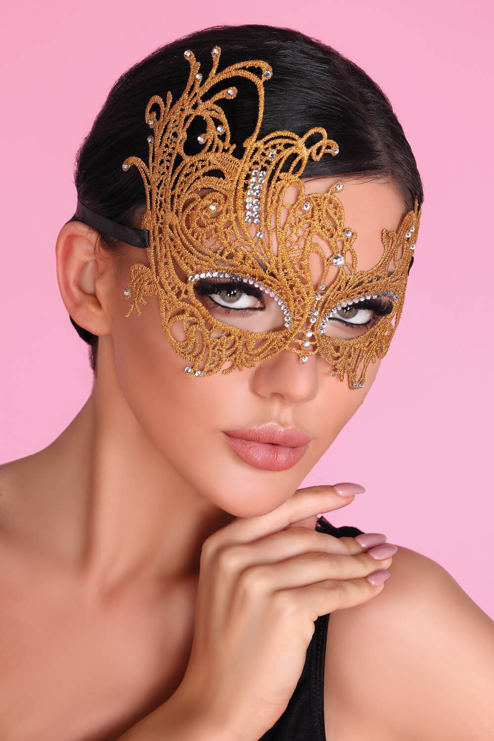 Vorgeformte Augenmaske in Gold oder Silber mit Strasssteinen