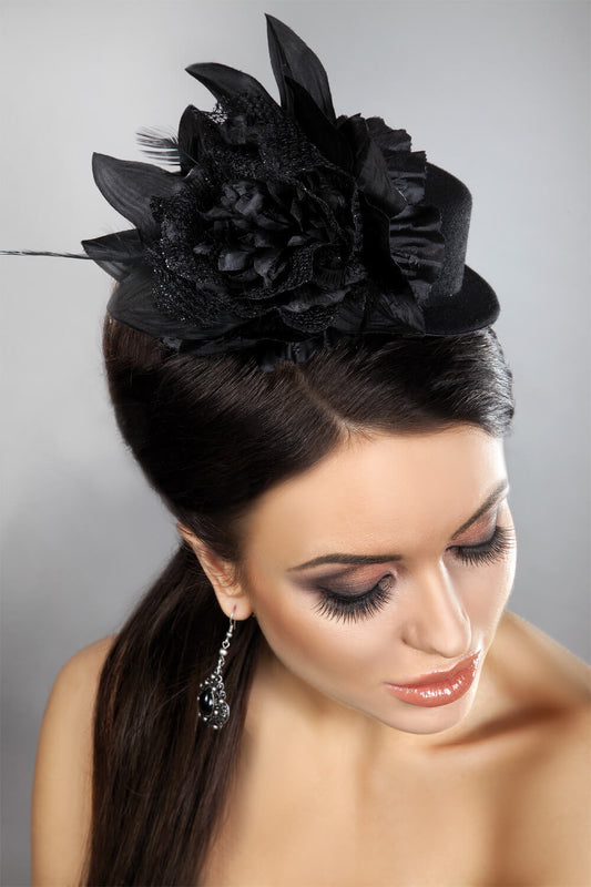 Geschmackvoller Mini Hut "22" in Schwarz