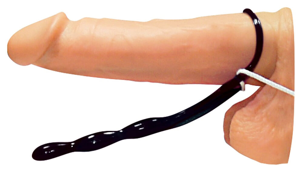 Anwendungsbeispiel des Analstimulators – präsentiert auf einem Dildo zur Veranschaulichung der Funktion.