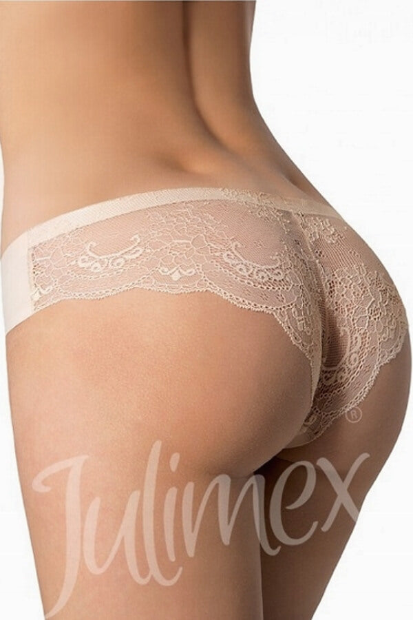 Eleganter Damen-Slip mit hauchdünnen Abschlüssen und perfekter Passform, erhältlich in vier zeitlosen Farben.